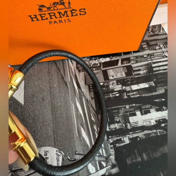 HERMES Leather & Gold Tone Metal Bracelet with Pouch, Box & Shopping Bag - Picture 8 of 14